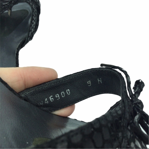 Stuart Weitzman Croc Embossed Leather square toe - Picture 8 of 8